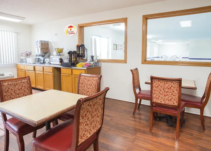 Super 8 By Wyndham Il Hotel 2*