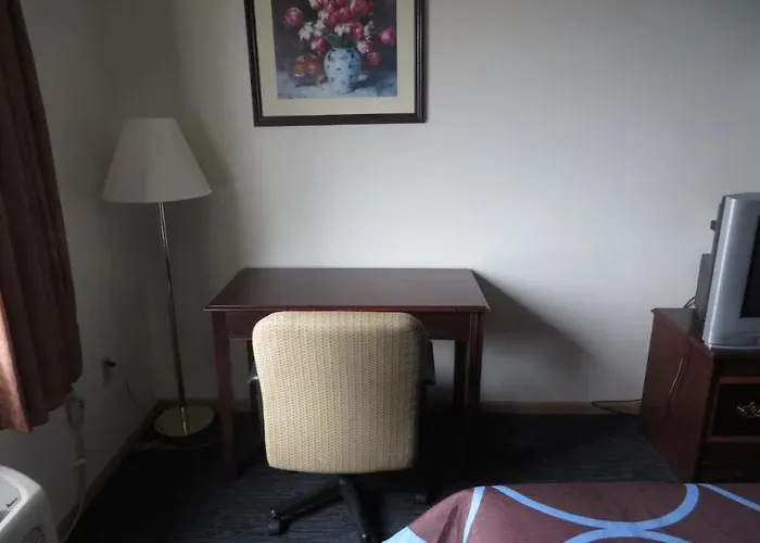 Super 8 By Wyndham Il Hotel 2*