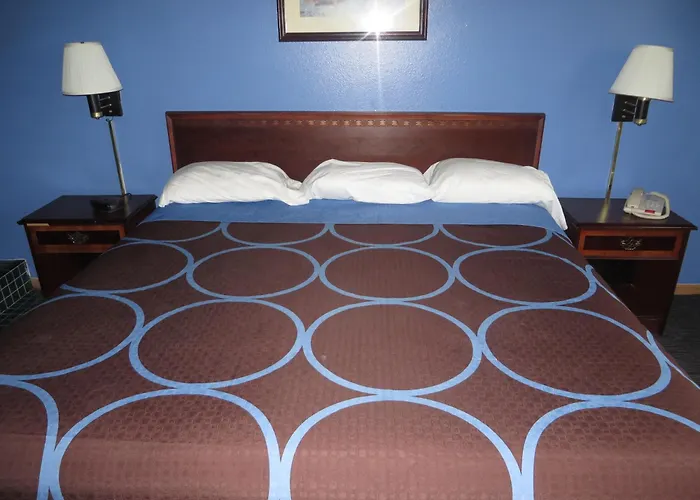 Super 8 By Wyndham Il 2*