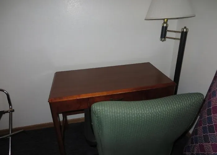 Super 8 By Wyndham Il Hotel Monmouth